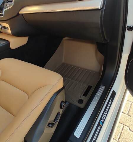 Вольво ХС90 2015 в Житомире на Automoto.ua Белый Вольво ХС90, объемом двигателя 2 л и пробегом 188 тыс. км за 26500 $, фото 47 на Automoto.ua