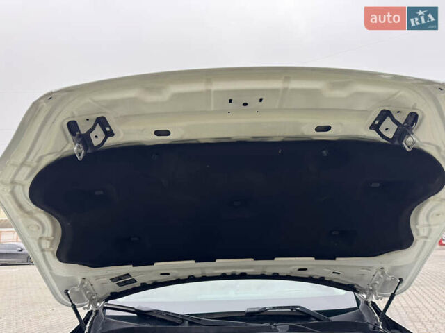 Білий Вольво ХС90, об'ємом двигуна 1.97 л та пробігом 210 тис. км за 26850 $, фото 38 на Automoto.ua