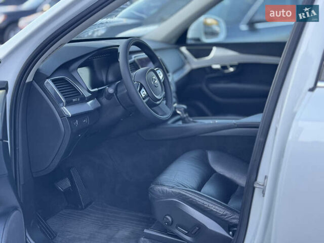 Белый Вольво ХС90, объемом двигателя 2 л и пробегом 162 тыс. км за 19900 $, фото 12 на Automoto.ua