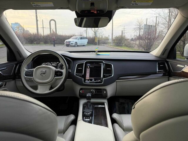 Білий Вольво ХС90, об'ємом двигуна 2 л та пробігом 133 тис. км за 24500 $, фото 16 на Automoto.ua