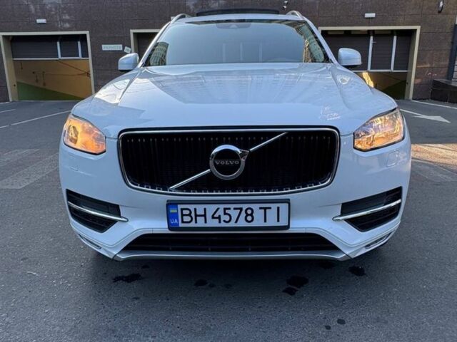 Белый Вольво ХС90, объемом двигателя 2 л и пробегом 290 тыс. км за 23500 $, фото 1 на Automoto.ua