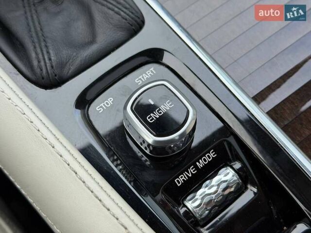 Білий Вольво ХС90, об'ємом двигуна 1.97 л та пробігом 133 тис. км за 24500 $, фото 70 на Automoto.ua