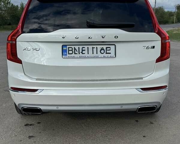 Белый Вольво ХС90, объемом двигателя 2 л и пробегом 118 тыс. км за 31000 $, фото 7 на Automoto.ua