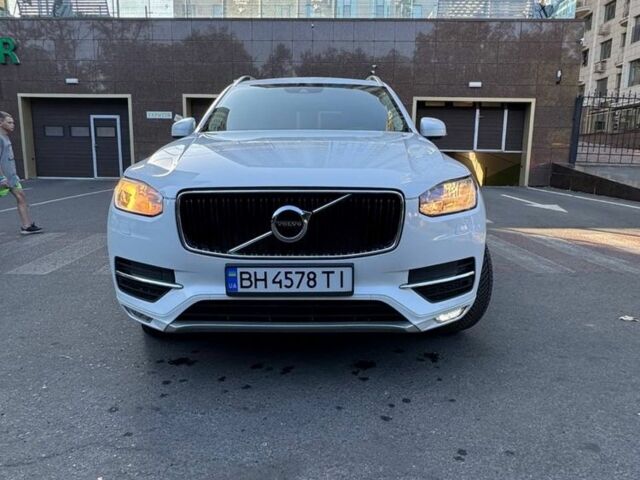 Белый Вольво ХС90, объемом двигателя 2 л и пробегом 290 тыс. км за 23500 $, фото 2 на Automoto.ua