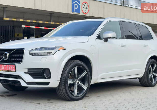 Белый Вольво ХС90, объемом двигателя 1.97 л и пробегом 185 тыс. км за 35000 $, фото 1 на Automoto.ua