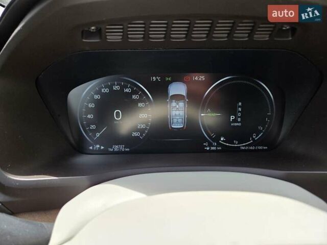 Вольво ХС90 2016 в Ирпене на Automoto.ua Белый Вольво ХС90, объемом двигателя 1.97 л и пробегом 245 тыс. км за 34999 $, фото 10 на Automoto.ua