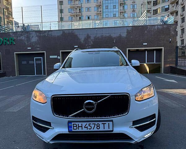 Белый Вольво ХС90, объемом двигателя 1.97 л и пробегом 290 тыс. км за 25900 $, фото 3 на Automoto.ua