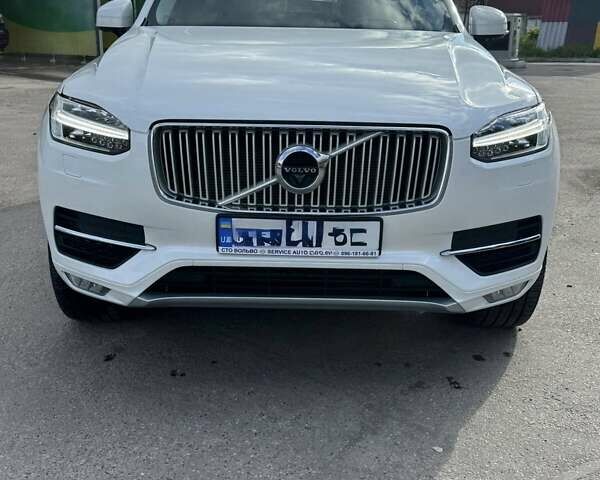Белый Вольво ХС90, объемом двигателя 2 л и пробегом 118 тыс. км за 31000 $, фото 2 на Automoto.ua
