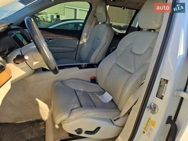 Белый Вольво ХС90, объемом двигателя 1.97 л и пробегом 149 тыс. км за 20700 $, фото 9 на Automoto.ua