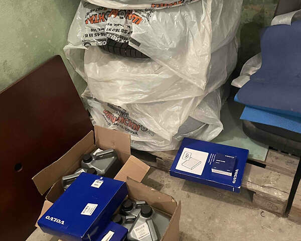 Белый Вольво ХС90, объемом двигателя 1.97 л и пробегом 145 тыс. км за 28000 $, фото 26 на Automoto.ua