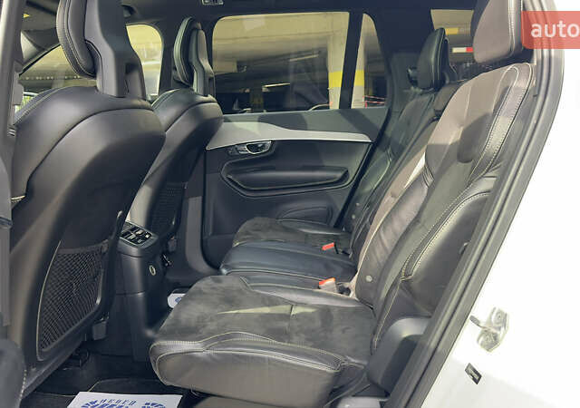 Белый Вольво ХС90, объемом двигателя 1.97 л и пробегом 185 тыс. км за 35000 $, фото 6 на Automoto.ua