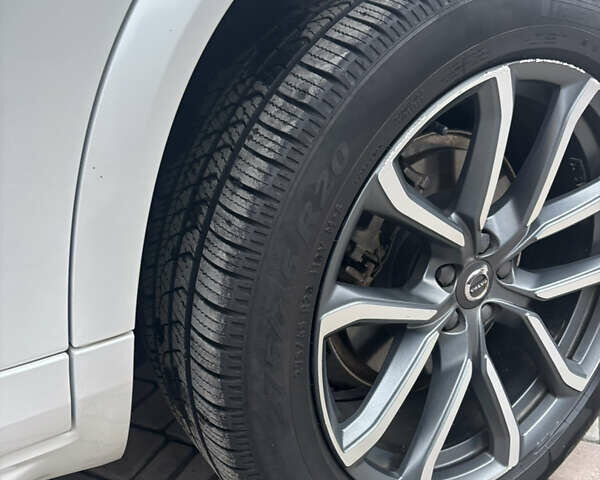 Белый Вольво ХС90, объемом двигателя 1.97 л и пробегом 278 тыс. км за 23900 $, фото 31 на Automoto.ua