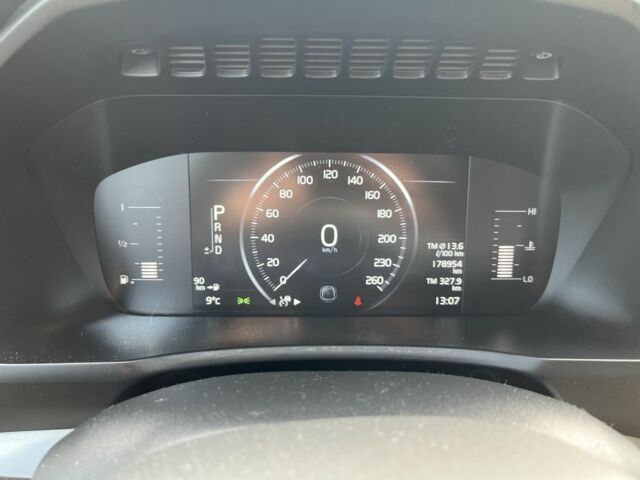 Білий Вольво ХС90, об'ємом двигуна 2 л та пробігом 178 тис. км за 23000 $, фото 6 на Automoto.ua