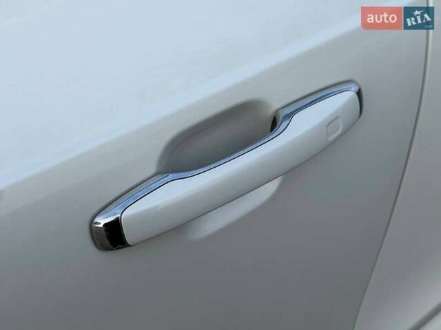 Білий Вольво ХС90, об'ємом двигуна 1.97 л та пробігом 133 тис. км за 24500 $, фото 7 на Automoto.ua