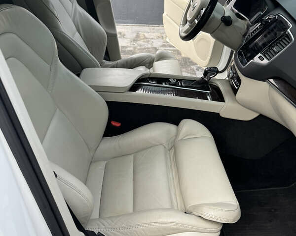 Білий Вольво ХС90, об'ємом двигуна 2 л та пробігом 133 тис. км за 23500 $, фото 6 на Automoto.ua