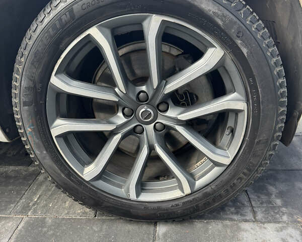 Білий Вольво ХС90, об'ємом двигуна 2 л та пробігом 133 тис. км за 23500 $, фото 12 на Automoto.ua