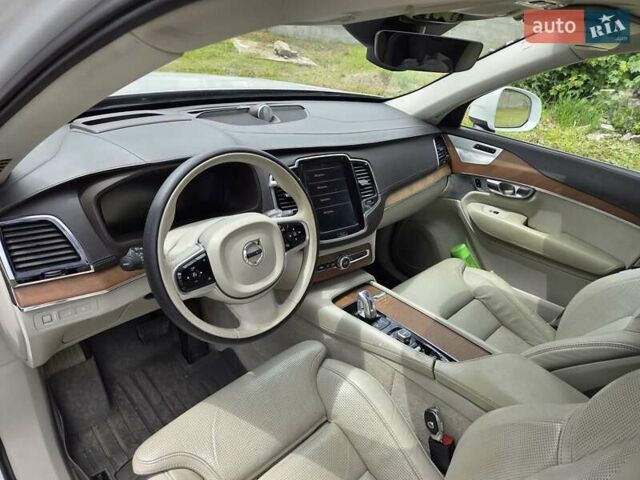 Вольво ХС90 2016 в Ирпене на Automoto.ua Белый Вольво ХС90, объемом двигателя 1.97 л и пробегом 245 тыс. км за 34999 $, фото 7 на Automoto.ua