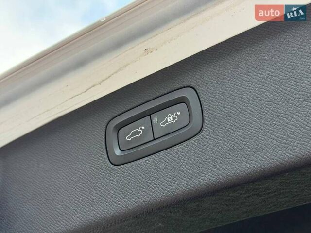 Білий Вольво ХС90, об'ємом двигуна 1.97 л та пробігом 133 тис. км за 24500 $, фото 35 на Automoto.ua