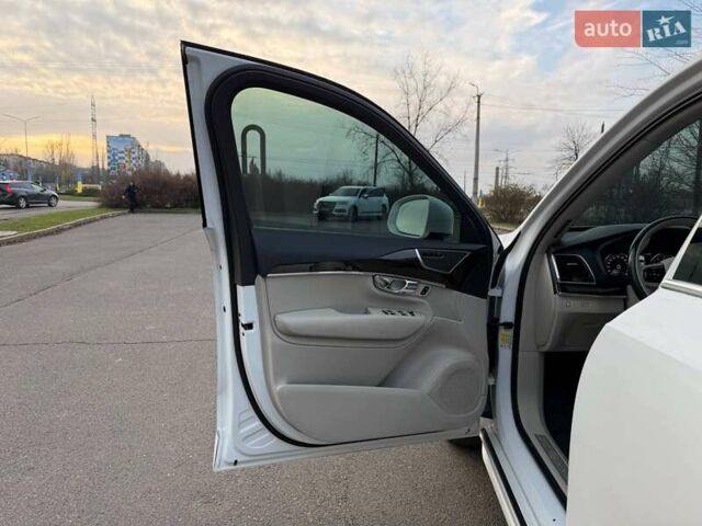 Білий Вольво ХС90, об'ємом двигуна 1.97 л та пробігом 133 тис. км за 24500 $, фото 38 на Automoto.ua