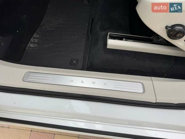Белый Вольво ХС90, объемом двигателя 2 л и пробегом 285 тыс. км за 24800 $, фото 21 на Automoto.ua