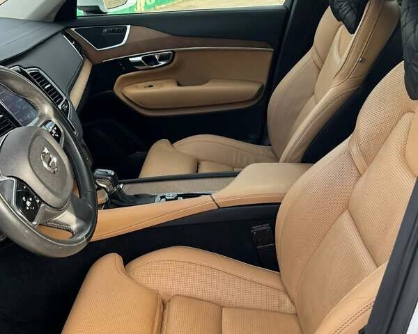 Белый Вольво ХС90, объемом двигателя 2 л и пробегом 118 тыс. км за 31000 $, фото 13 на Automoto.ua