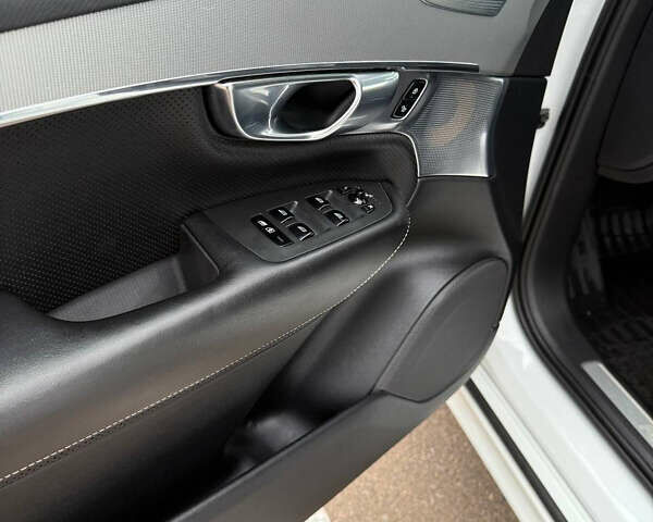 Вольво ХС90 2017 в Ровно на Automoto.ua Белый Вольво ХС90, объемом двигателя 2 л и пробегом 267 тыс. км за 41000 $, фото 17 на Automoto.ua