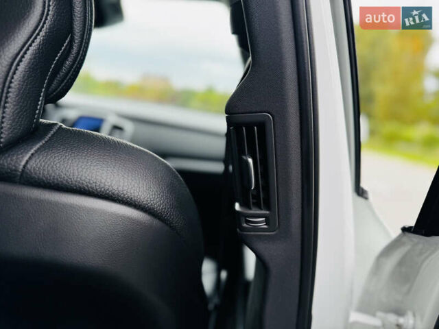 Белый Вольво ХС90, объемом двигателя 2 л и пробегом 395 тыс. км за 21999 $, фото 37 на Automoto.ua