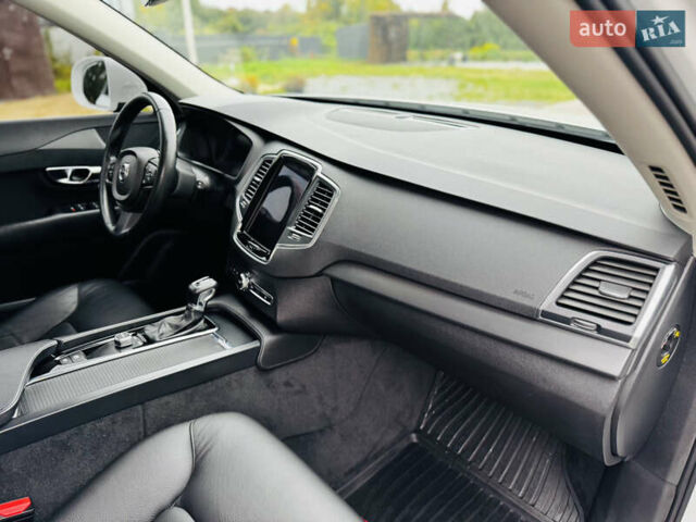 Белый Вольво ХС90, объемом двигателя 2 л и пробегом 395 тыс. км за 21999 $, фото 42 на Automoto.ua