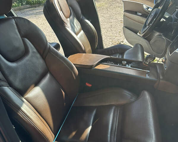 Белый Вольво ХС90, объемом двигателя 1.97 л и пробегом 330 тыс. км за 29999 $, фото 32 на Automoto.ua