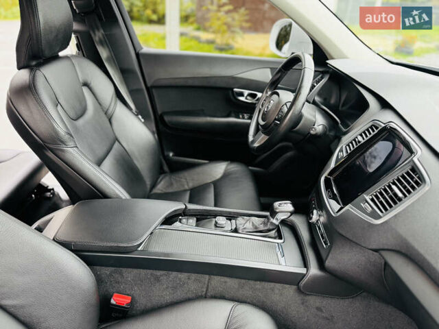 Белый Вольво ХС90, объемом двигателя 2 л и пробегом 395 тыс. км за 21999 $, фото 44 на Automoto.ua