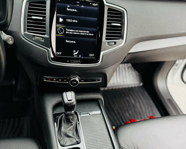 Белый Вольво ХС90, объемом двигателя 2 л и пробегом 395 тыс. км за 21999 $, фото 52 на Automoto.ua