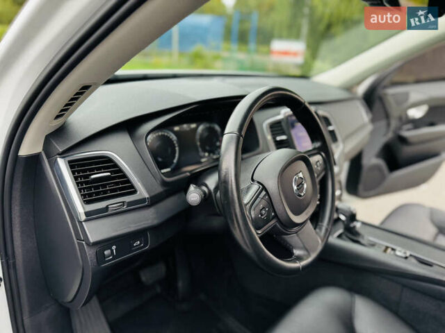 Белый Вольво ХС90, объемом двигателя 2 л и пробегом 395 тыс. км за 21999 $, фото 49 на Automoto.ua