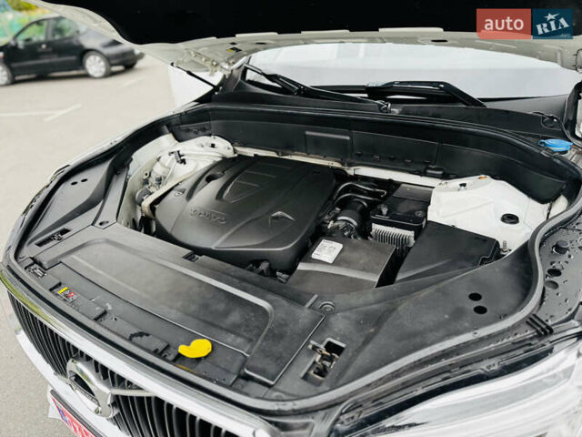 Белый Вольво ХС90, объемом двигателя 2 л и пробегом 395 тыс. км за 21999 $, фото 57 на Automoto.ua