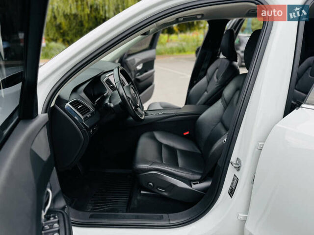 Белый Вольво ХС90, объемом двигателя 2 л и пробегом 395 тыс. км за 21999 $, фото 45 на Automoto.ua