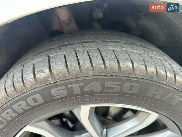 Белый Вольво ХС90, объемом двигателя 1.97 л и пробегом 330 тыс. км за 29999 $, фото 6 на Automoto.ua