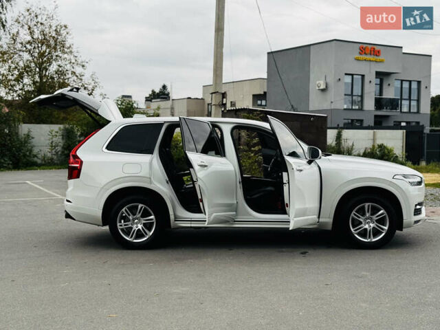 Белый Вольво ХС90, объемом двигателя 2 л и пробегом 395 тыс. км за 21999 $, фото 61 на Automoto.ua