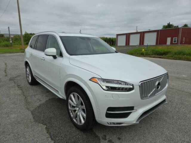 Белый Вольво ХС90, объемом двигателя 2 л и пробегом 69 тыс. км за 15000 $, фото 2 на Automoto.ua