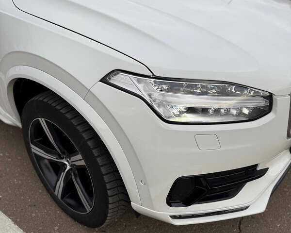 Вольво ХС90 2017 в Ровно на Automoto.ua Белый Вольво ХС90, объемом двигателя 2 л и пробегом 267 тыс. км за 41000 $, фото 1 на Automoto.ua