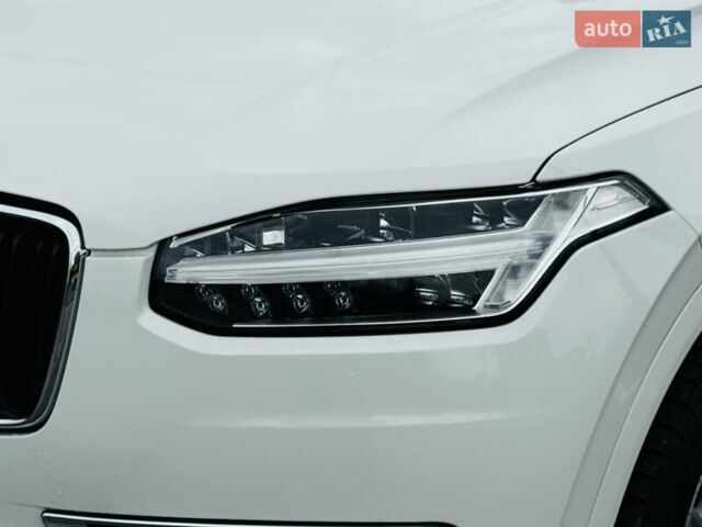 Белый Вольво ХС90, объемом двигателя 2 л и пробегом 395 тыс. км за 21999 $, фото 20 на Automoto.ua