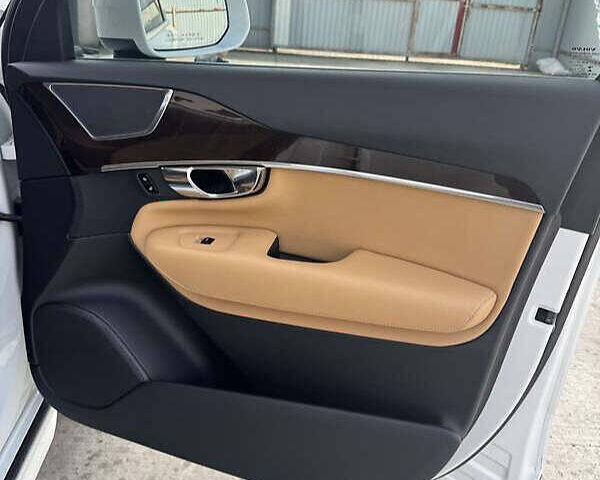 Білий Вольво ХС90, об'ємом двигуна 1.97 л та пробігом 116 тис. км за 21500 $, фото 14 на Automoto.ua