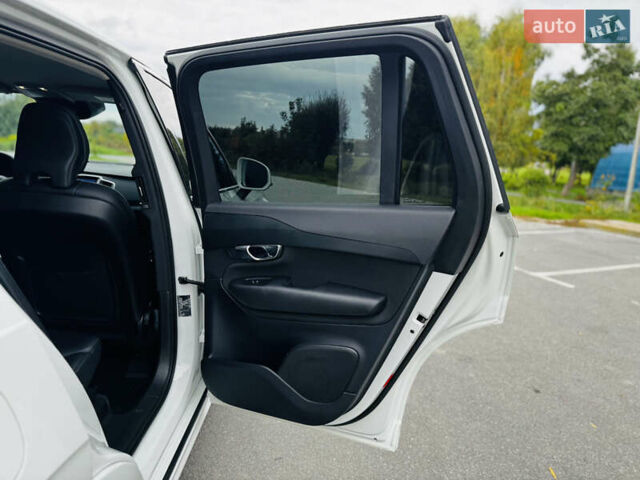 Белый Вольво ХС90, объемом двигателя 2 л и пробегом 395 тыс. км за 21999 $, фото 31 на Automoto.ua