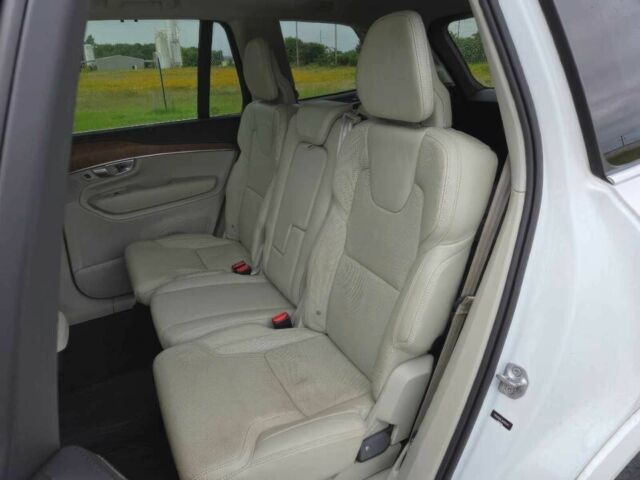 Белый Вольво ХС90, объемом двигателя 2 л и пробегом 69 тыс. км за 15000 $, фото 9 на Automoto.ua