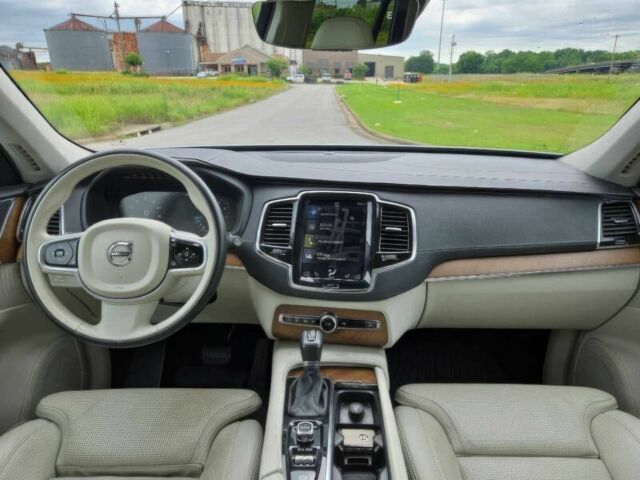 Белый Вольво ХС90, объемом двигателя 2 л и пробегом 69 тыс. км за 15000 $, фото 8 на Automoto.ua