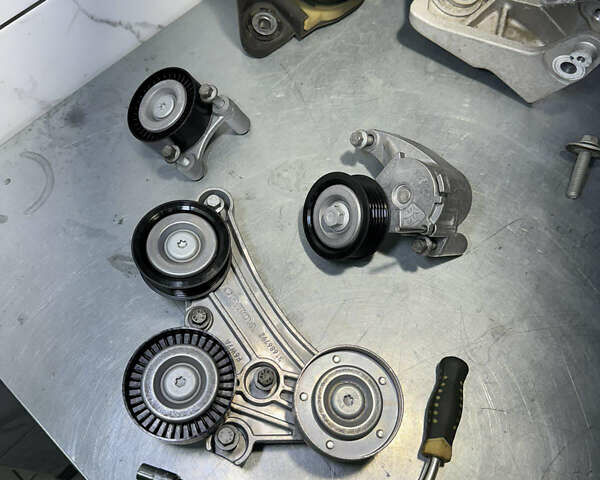 Белый Вольво ХС90, объемом двигателя 1.97 л и пробегом 145 тыс. км за 35000 $, фото 7 на Automoto.ua