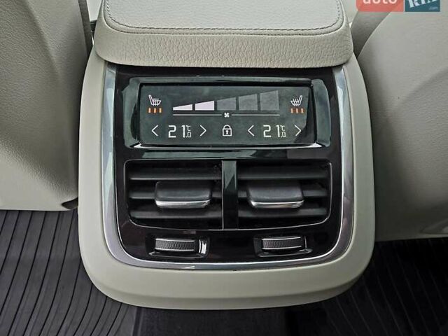 Белый Вольво ХС90, объемом двигателя 1.97 л и пробегом 176 тыс. км за 33950 $, фото 64 на Automoto.ua