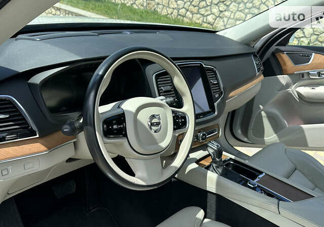 Белый Вольво ХС90, объемом двигателя 1.97 л и пробегом 100 тыс. км за 36000 $, фото 19 на Automoto.ua
