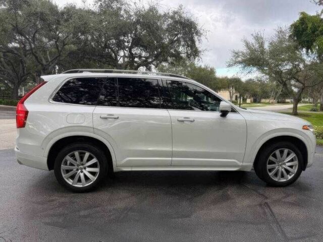 Белый Вольво ХС90, объемом двигателя 2 л и пробегом 89 тыс. км за 9900 $, фото 6 на Automoto.ua