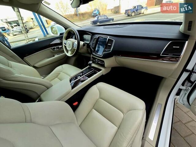 Белый Вольво ХС90, объемом двигателя 1.97 л и пробегом 176 тыс. км за 33950 $, фото 42 на Automoto.ua