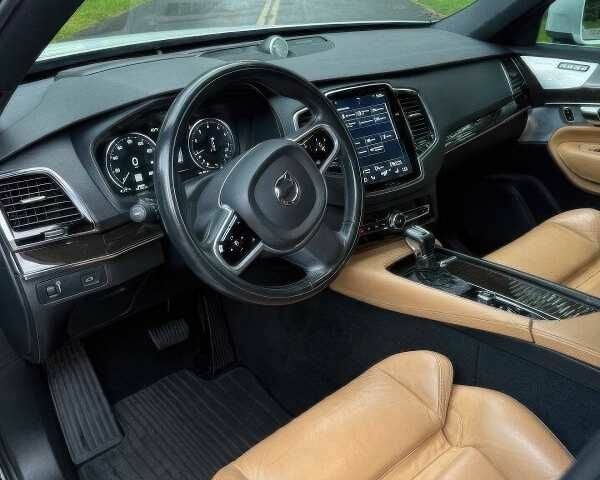 Белый Вольво ХС90, объемом двигателя 2 л и пробегом 89 тыс. км за 9900 $, фото 7 на Automoto.ua