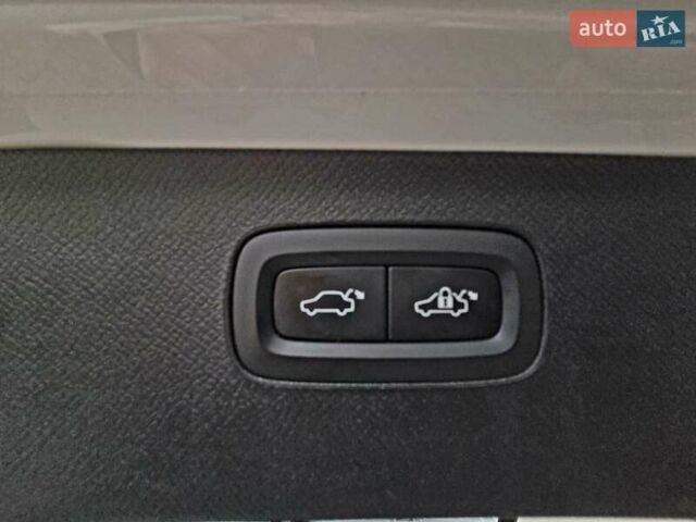 Белый Вольво ХС90, объемом двигателя 1.97 л и пробегом 176 тыс. км за 33950 $, фото 55 на Automoto.ua